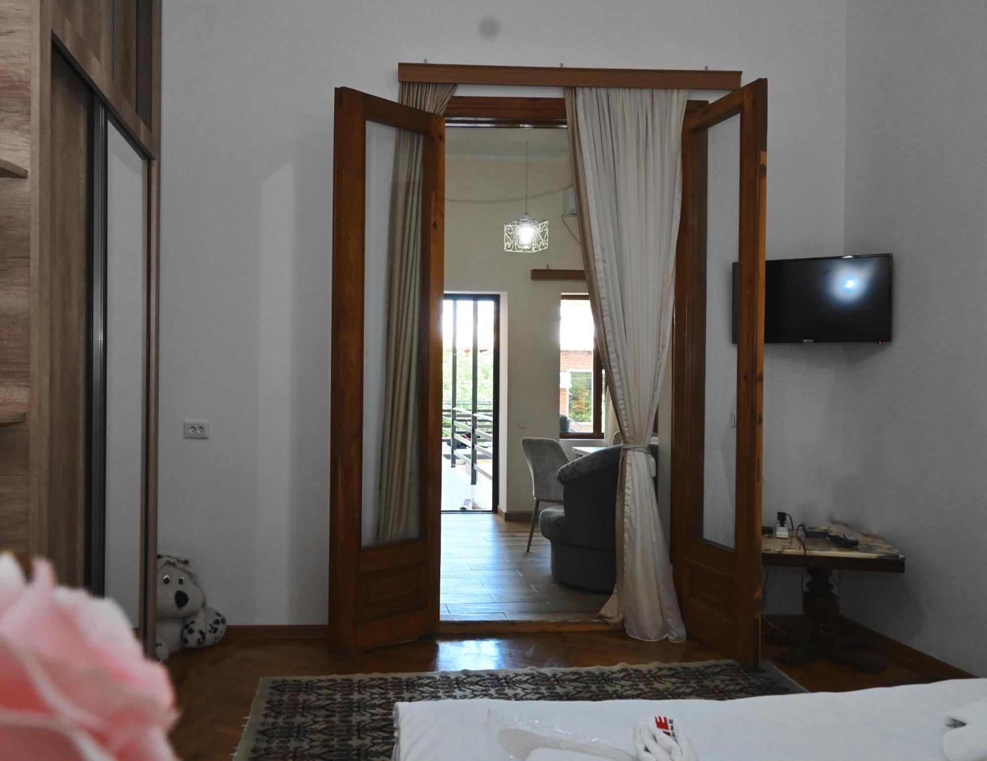 Jerusalem Hotel קוטאיסי מראה חיצוני תמונה